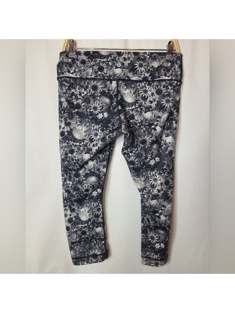 Lululemon Flowabunga Wunder Under Crop Full On Luxtreme Leggings size 10